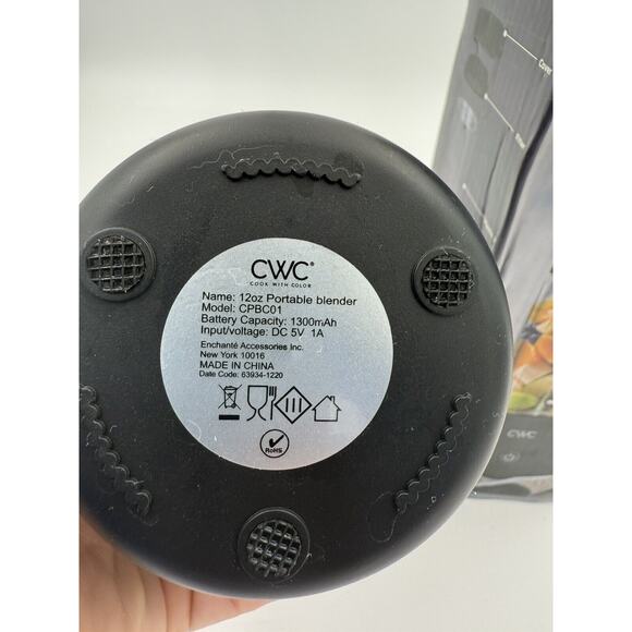 CWC Portable Blender 12oz - Picture 3 of 3